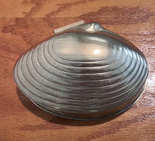 Beautiful vintage brass clam - vintage,